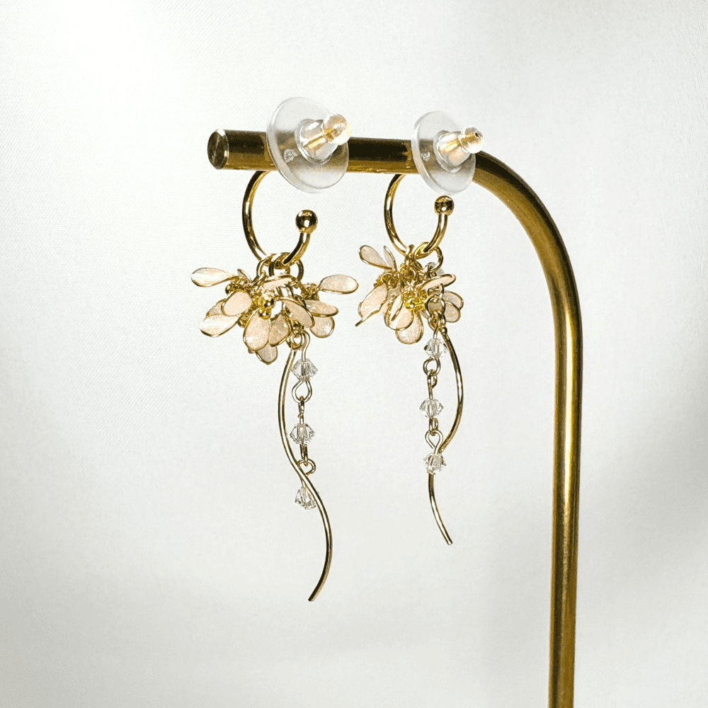 【銀木犀/ギンモクセイ】2wayフープピアス 揺れるホワイト 金属アレルギー対応 サージカルステンレス 受注生産 | 10枚目